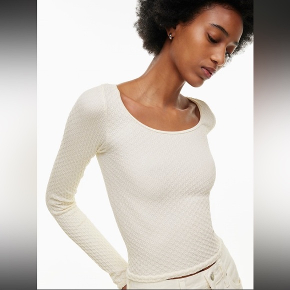 Aritzia Tops - Aritzia - Scrunchee Winsome Longsleeve